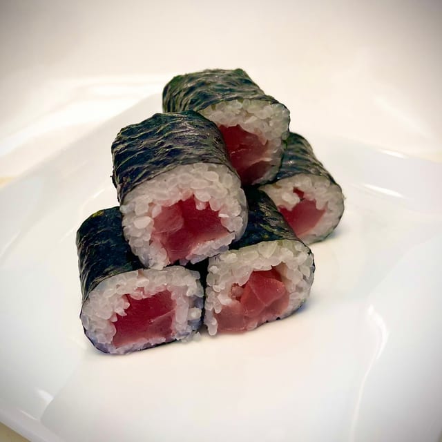 Tuna Roll/Tekka Maki (6 Pieces).