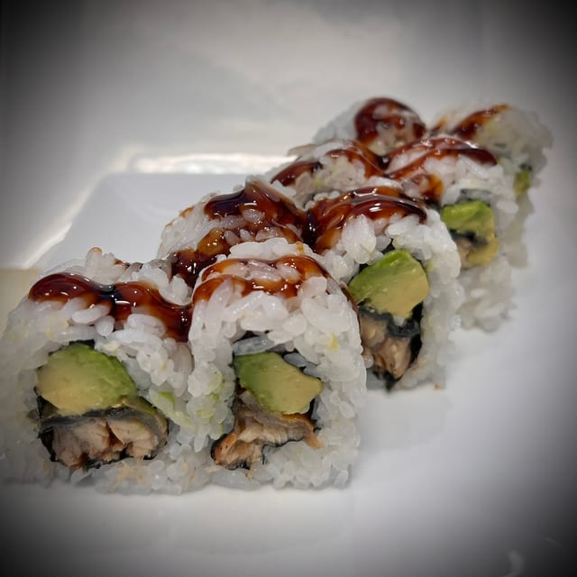 Unagi Avocado Roll (8 Pieces).
