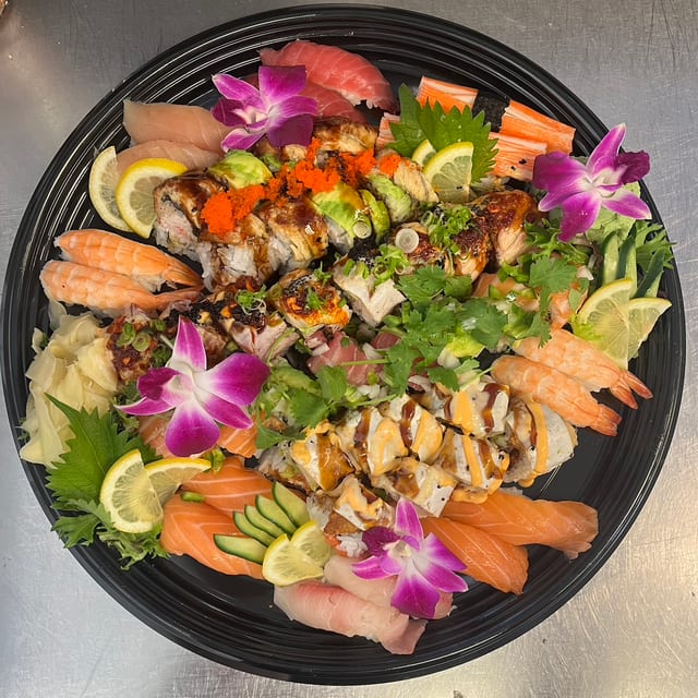 Rolls & Nigiri Tray.