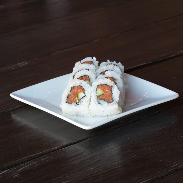 Spicy Tuna Roll (8 Pieces).